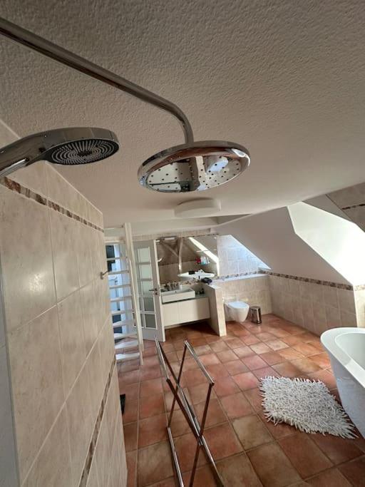 Panorama Penthouse In Wunderschoener Villa 卡塞尔 外观 照片
